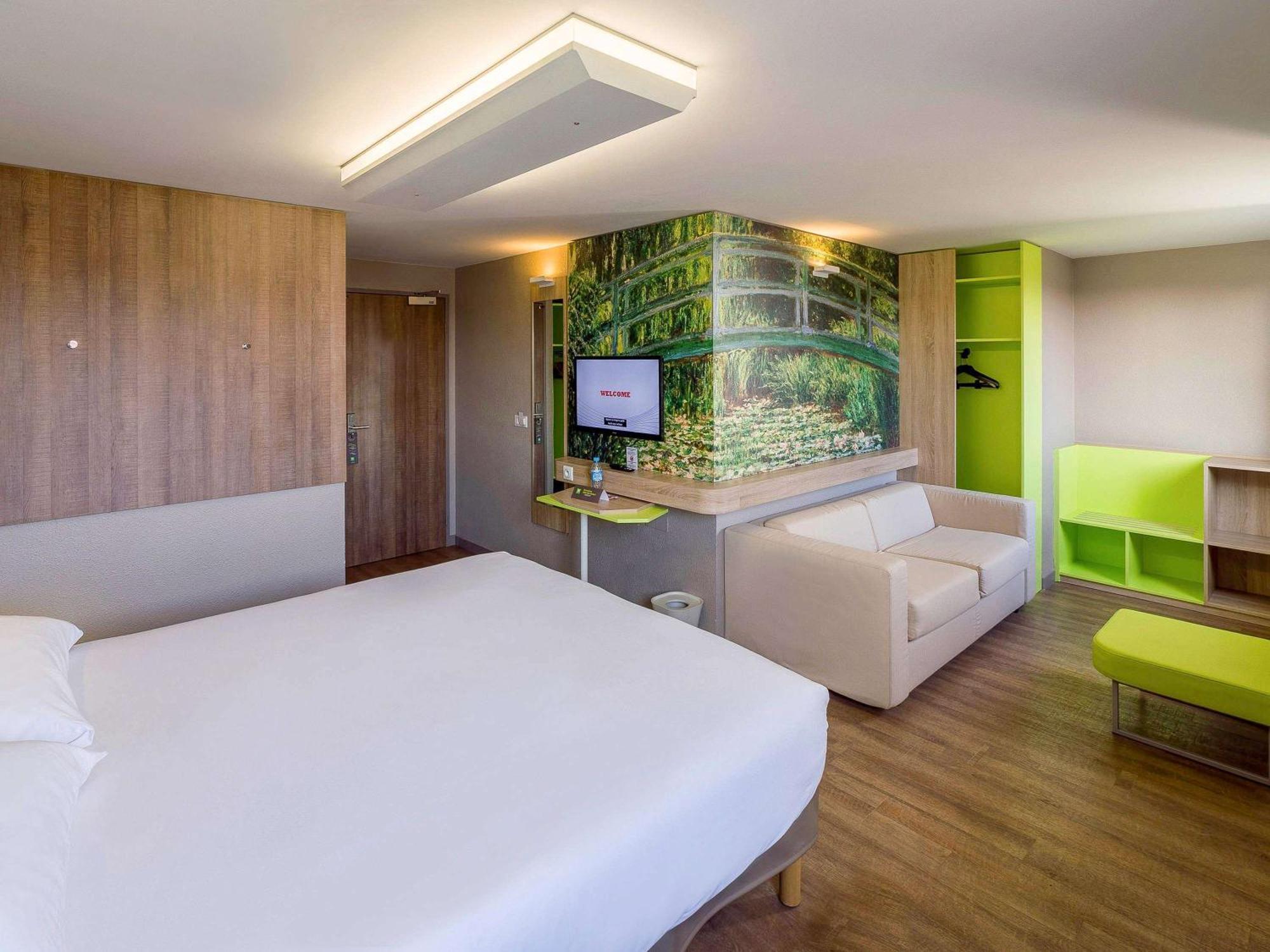 Отель Ibis Styles Lille Marcq En Baroeul Экстерьер фото