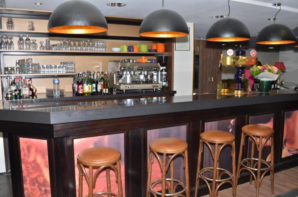 Отель Ibis Styles Lille Marcq En Baroeul Экстерьер фото